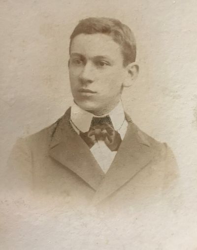 Photo Mauvillier à l'époque de l'Ecole Normale